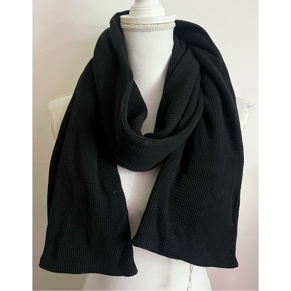 LA Relaxed • NWT Black Thermal Waffle Knit Scarf - Picture 1 of 4